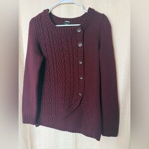 Venus Sweater, Women’s Size Medium Burgundy Asymmetrical Button Design Sweater